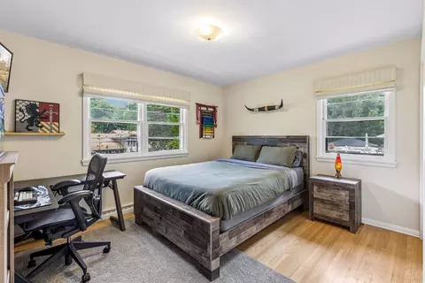 Bedroom - 18200 Fairhomes Ln, Deephaven, MN 55391 photo 4 of 6