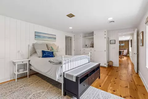 Bedroom - 18200 Fairhomes Ln, Deephaven, MN 55391 photo 6 of 6