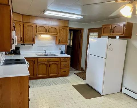 Kitchen - 604 22nd Ave NW, Austin, MN 55912 photo 2 of 2