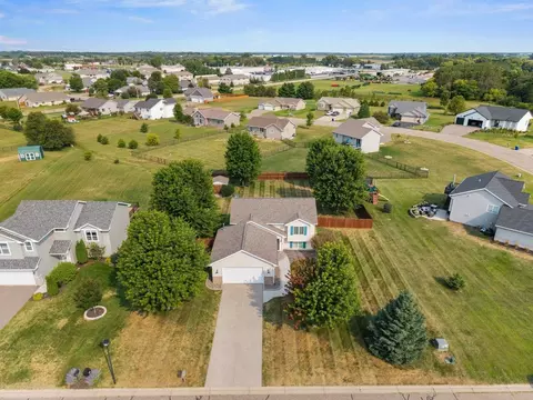 808 Brady Ln, New Richmond, WI 54017