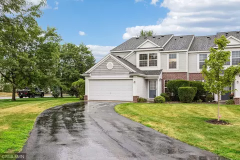 5149 149th St N #4, Hugo, MN 55038