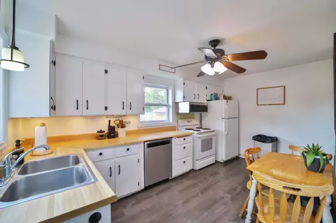 Kitchen - 1015 13th Ave NE, Brainerd, MN 56401 photo 1 of 2