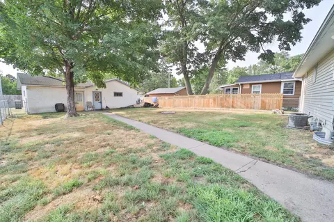 Exterior - 1015 13th Ave NE, Brainerd, MN 56401 photo 6 of 9