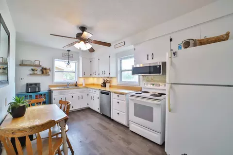 Kitchen - 1015 13th Ave NE, Brainerd, MN 56401 photo 2 of 2