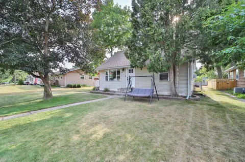 Exterior - 1015 13th Ave NE, Brainerd, MN 56401 photo 1 of 9