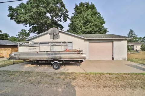 Exterior - 1015 13th Ave NE, Brainerd, MN 56401 photo 8 of 9