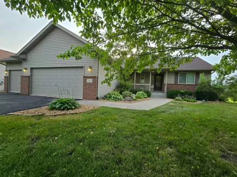 1015 Bluestem Ln, Lester Prairie, MN 55354