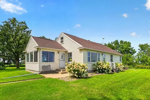 9321 105th Ave SW, Hayfield, MN 55940