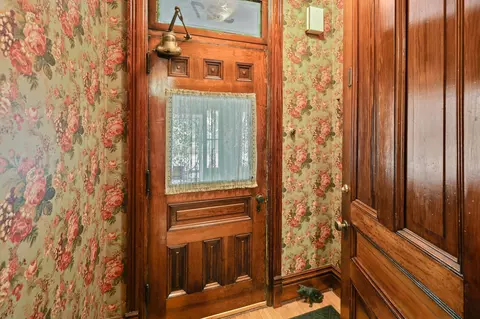 Entry Way - 327 4th Ave S, Saint Cloud, MN 56301 photo 8 of 14