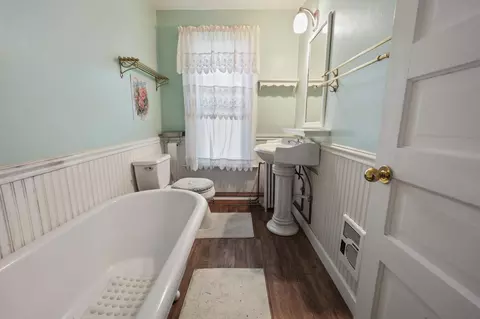 Bath - 327 4th Ave S, Saint Cloud, MN 56301 photo 1 of 4