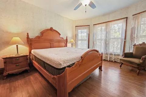 Bedroom - 327 4th Ave S, Saint Cloud, MN 56301 photo 7 of 9