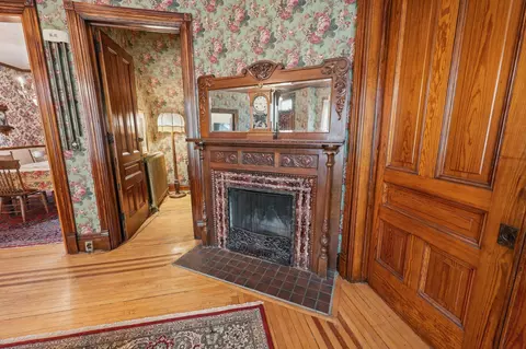 Entry Way - 327 4th Ave S, Saint Cloud, MN 56301 photo 5 of 14