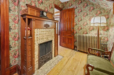 Entry Way - 327 4th Ave S, Saint Cloud, MN 56301 photo 12 of 14
