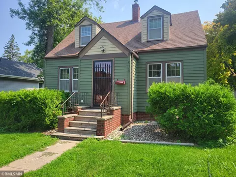 Exterior - 919 6th St SW, Willmar, MN 56201 photo 2 of 6