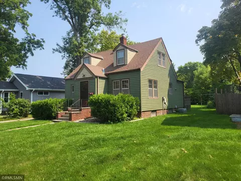 Exterior - 919 6th St SW, Willmar, MN 56201 photo 3 of 6