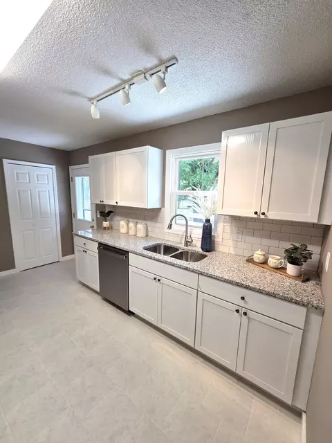 Kitchen - 13316 Valley Forge Ln N, Champlin, MN 55316 photo 3 of 3