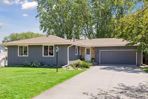 9925 Nord Rd, Bloomington, MN 55437
