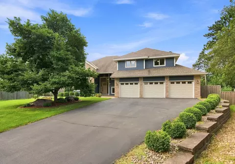 10340 Summer Pl, Eden Prairie, MN 55347