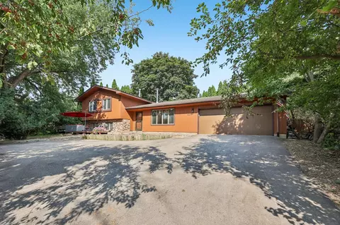 4311 Williston Rd, Minnetonka, MN 55345