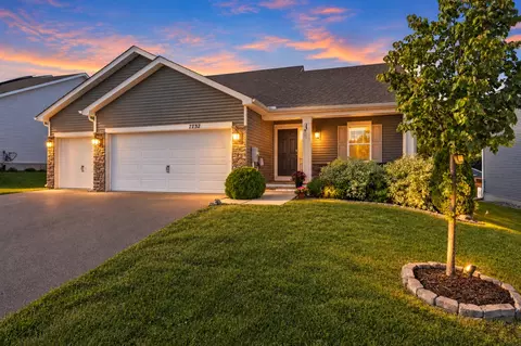 7737 205th St W, Lakeville, MN 55044