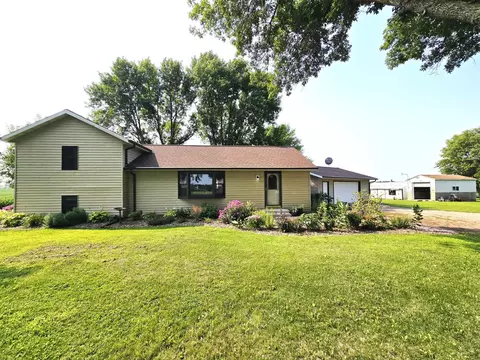 60247 State Highway 19, Winthrop, MN 55396
