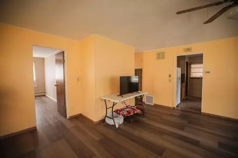 Entry Way - 511 W 11th St, Morris, MN 56267 photo 3 of 4