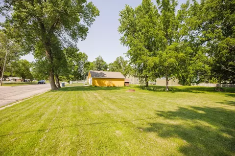 Exterior - 511 W 11th St, Morris, MN 56267 photo 7 of 14