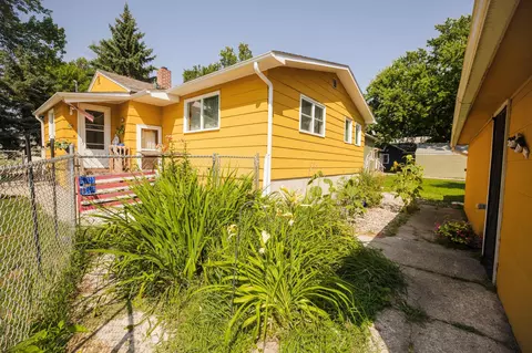 Exterior - 511 W 11th St, Morris, MN 56267 photo 10 of 14