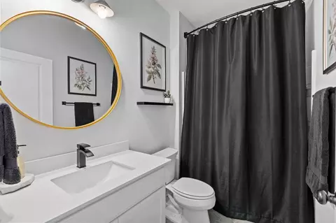 Bath - 8025 Walnut Ln, Corcoran, MN 55340 photo 4 of 5