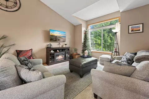 Living - 2601 42nd Ave S, Saint Cloud, MN 56301 photo 6 of 12