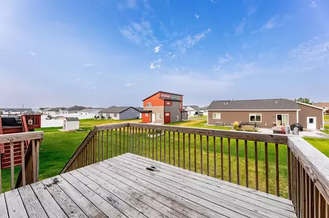 Exterior - 166 Pine Ave, Mapleton, ND 58059 photo 4 of 5
