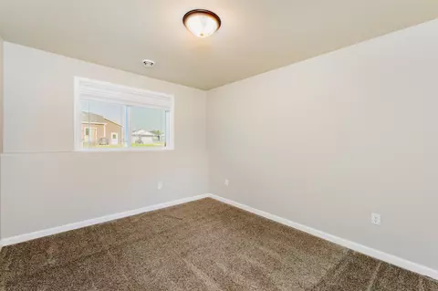 Bedroom - 166 Pine Ave, Mapleton, ND 58059 photo 4 of 5