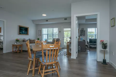 Dining - 7084 Glory Rd #105, Baxter, MN 56425 photo 2 of 6