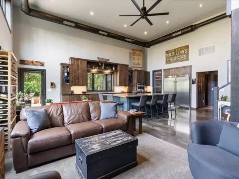 Living - 6847 Thesing Rd, Brainerd, MN 56401 photo 1 of 3