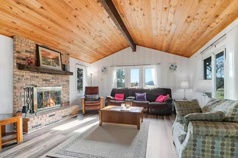 Living - 2018 Shale Ln, Eagan, MN 55122 photo 1 of 2