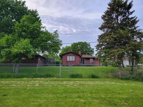 Exterior - 2018 Shale Ln, Eagan, MN 55122 photo 3 of 4