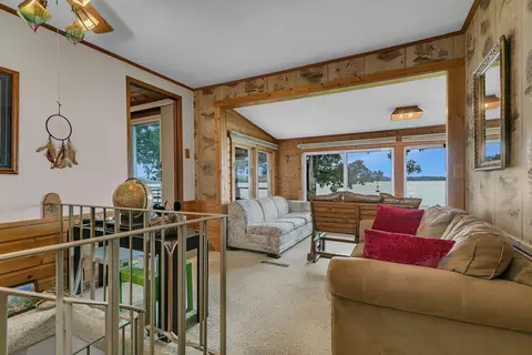 Living - 21307 Agate Beach Rd, Saint Cloud, MN 56301 photo 3 of 9