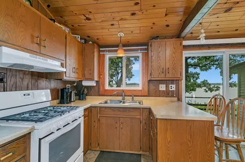 Kitchen - 21307 Agate Beach Rd, Saint Cloud, MN 56301 photo 2 of 3