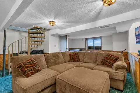 Living - 21307 Agate Beach Rd, Saint Cloud, MN 56301 photo 7 of 9