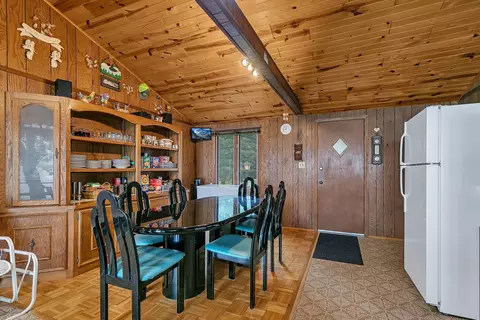 Dining - 21307 Agate Beach Rd, Saint Cloud, MN 56301 photo 2 of 3