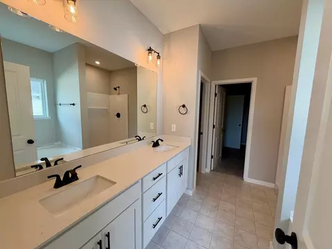Bath - 1888 Aster Ct, Buffalo, MN 55313 photo 1 of 3