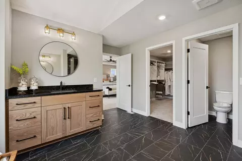 Bath - 6870 Spruce Ln, Corcoran, MN 55340 photo 3 of 7