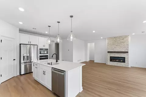 Kitchen - 20143 68th Pl, Corcoran, MN 55340 photo 4 of 4