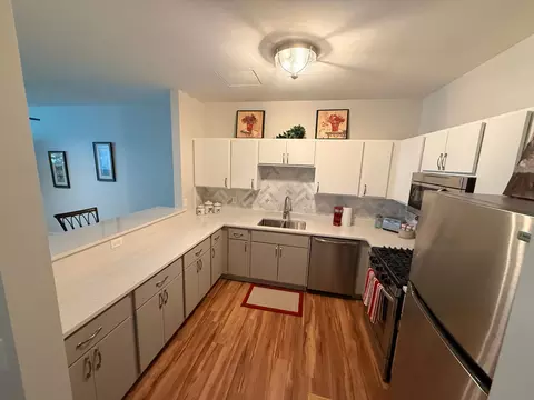 2803 E 38th St #305, Minneapolis, MN 55406