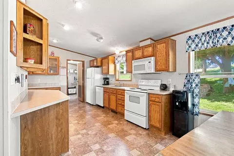 Kitchen - 65531 216th St, Darwin, MN 55324 photo 3 of 4