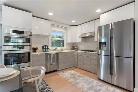 12738 Gordon Dr, Eden Prairie, MN 55346