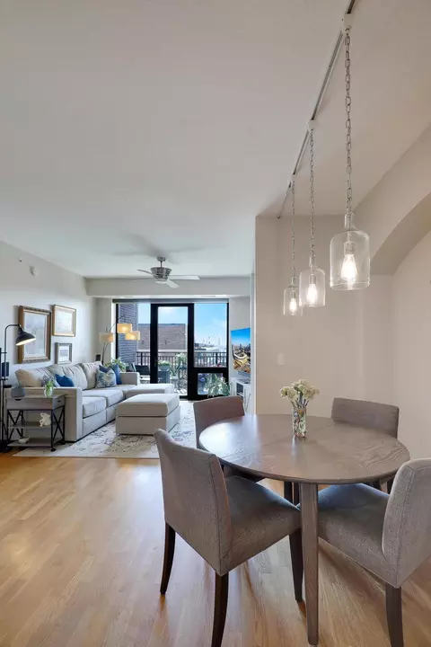 500 E Grant St #707, Minneapolis, MN 55404