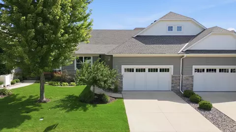8652 Lake Riley Dr, Chanhassen, MN 55317