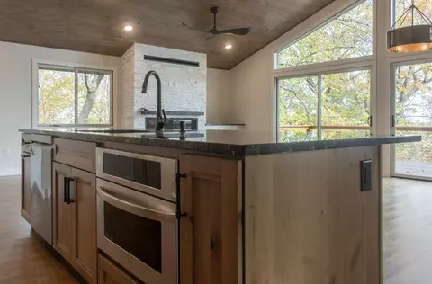 Kitchen - 16296 Tower Dr, Brainerd, MN 56401 photo 9 of 17