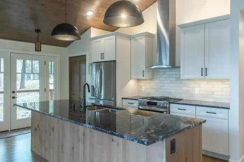 Kitchen - 16296 Tower Dr, Brainerd, MN 56401 photo 3 of 17